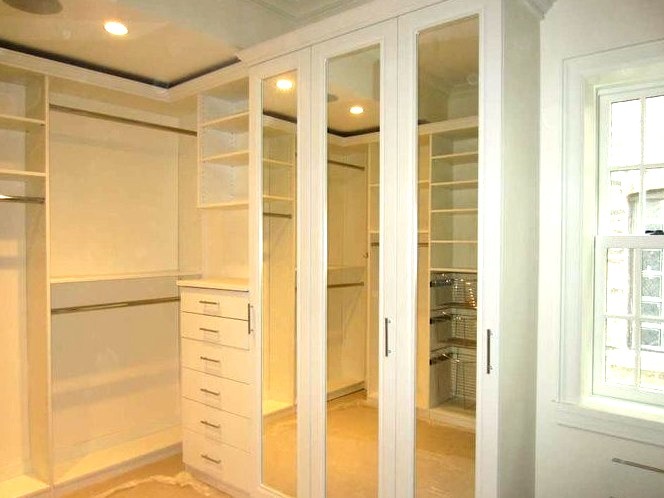 Traditional Closet - Walk-In